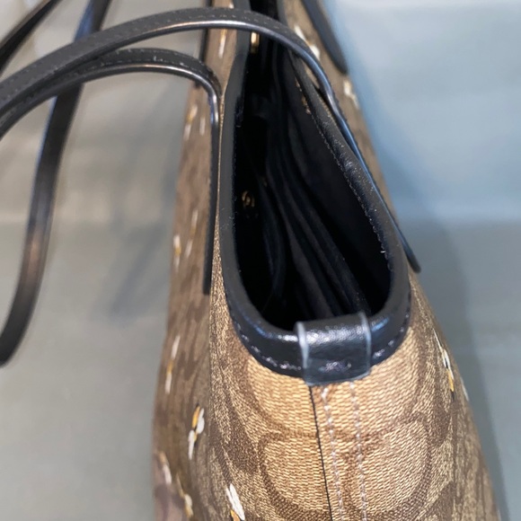 Coach City Tote Signature Logo Canvas Large Tote with Bee Print Like New - Picture 11 of 14